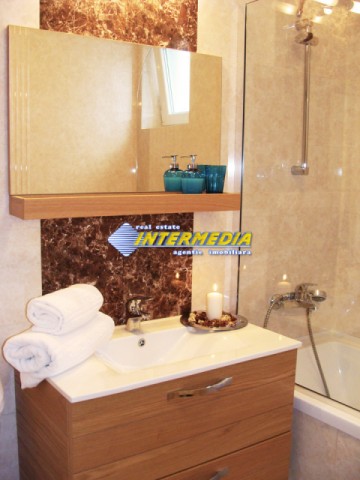 apartament-lux-cu-2-dormitoare-si-living-open-space-de-inchiriat-in-cetate-4